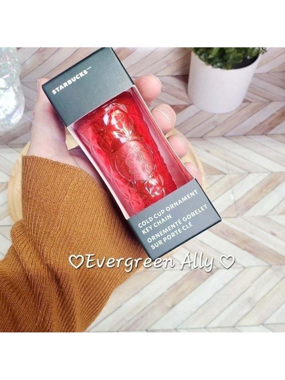❤️NEW❤️ Starbucks Holiday Ornament Red Diamond Jeweled Keychain *
